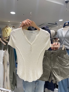 浅米色