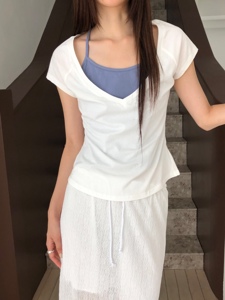 白色