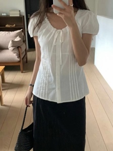 白色