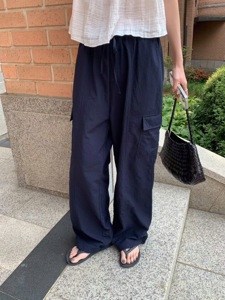 藏蓝色