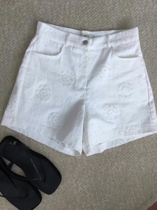 白色