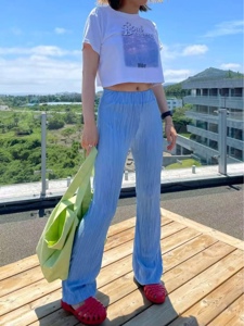 蓝色