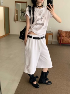 白色