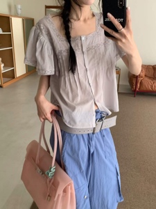 灰色