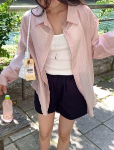 粉红色