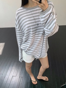 灰色
