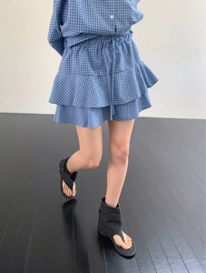 蓝色