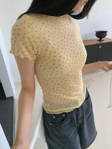 黄色