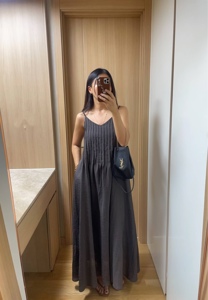 深棕色