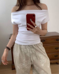 白色