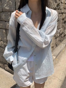 蓝色