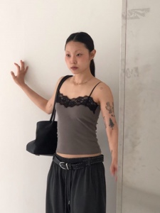 咖啡色