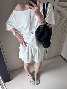 白色