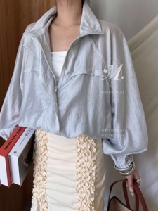 蓝色