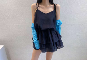 深蓝色