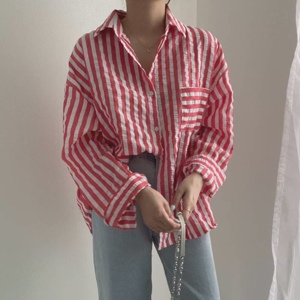 红色