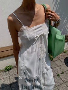 白色