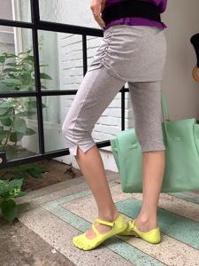 灰色
