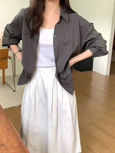 深灰