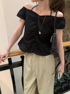 黑色