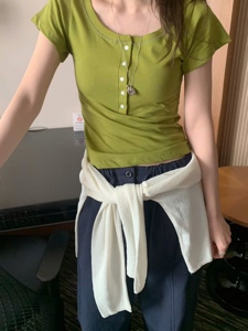 绿色