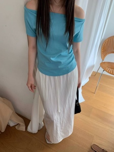 蓝色
