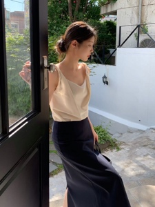 乳白色
