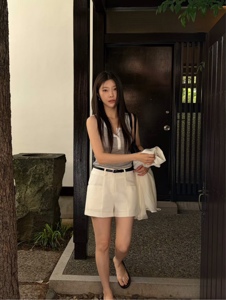 白色