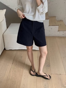 黑色