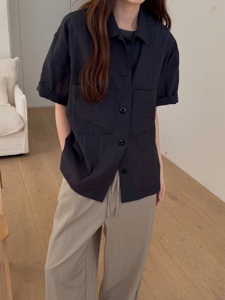 黑色