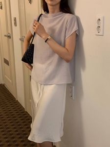 灰色