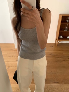灰色