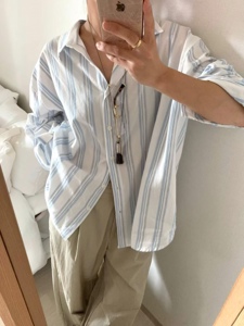 浅蓝色