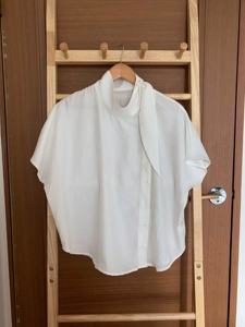 白色
