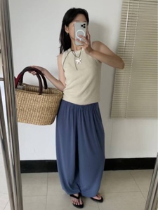 蓝色