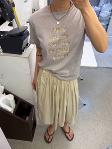 米灰色