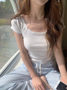 白色