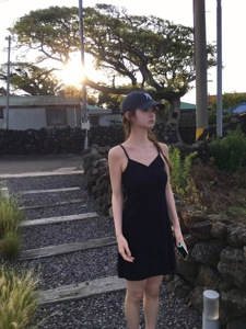 黑色