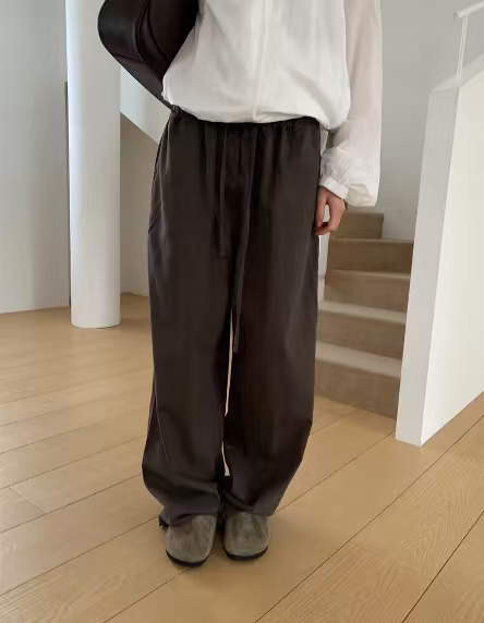 深棕色