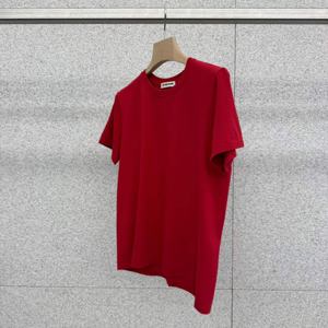 红色