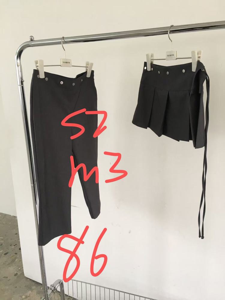 深棕色