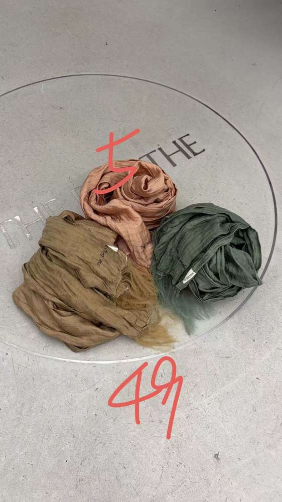 粉红色