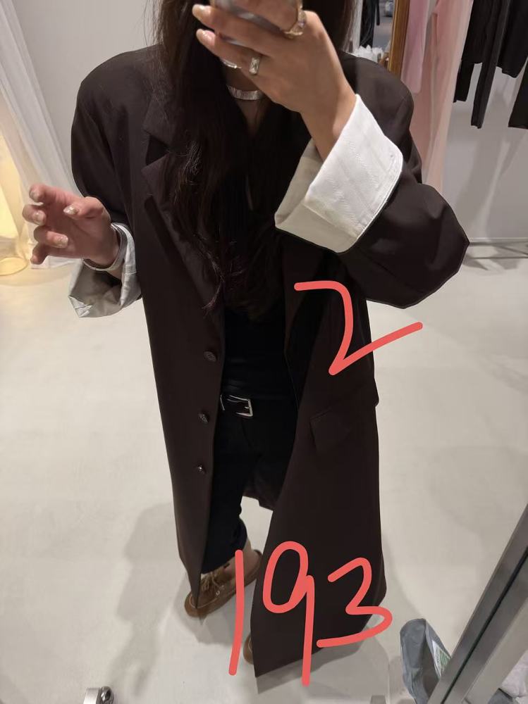 深棕色