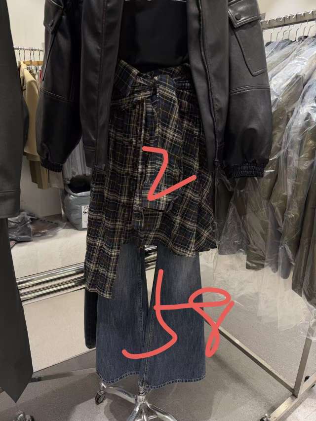 藏青色