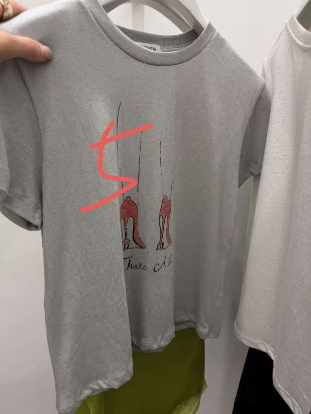 灰色