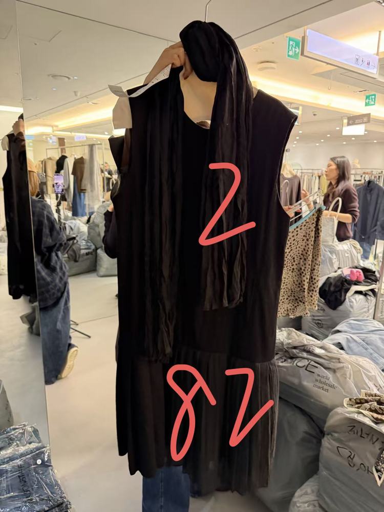黑色
