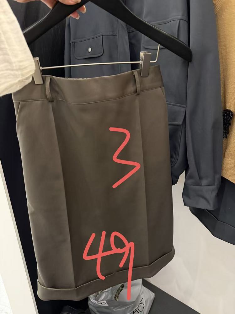 卡其色