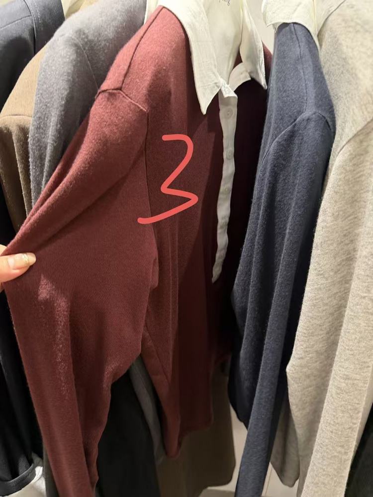酒红色
