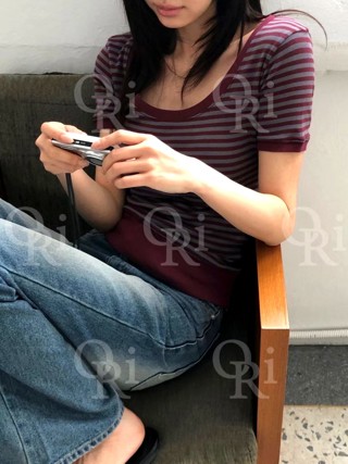 黑色