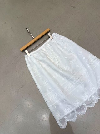 白色